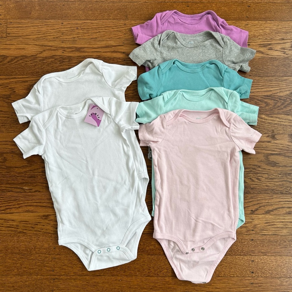 NEW EUC Primary Short Sleeve Bodysuit onesies pastels purple pink blue 12M-18M